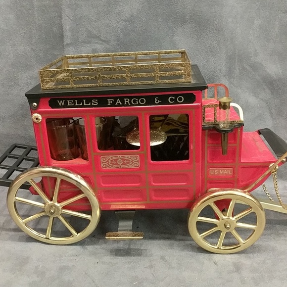 Vintage Wells Fargo Stagecoach Bar Shot Glass - Picture 1 of 8